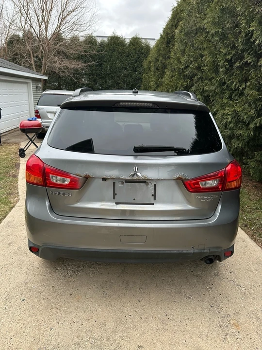 2013 Mitsubishi Outlander - Image 8 of 14