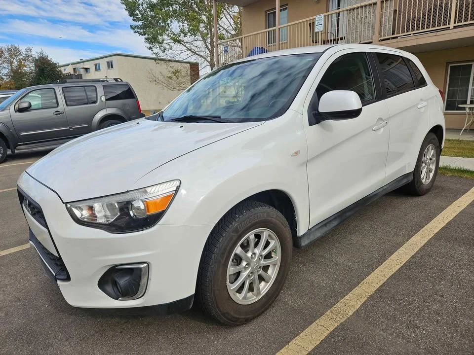 2013 Mitsubishi RVR - Image 2 of 10