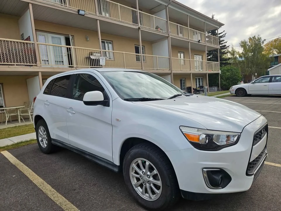 2013 Mitsubishi RVR - Image 3 of 10