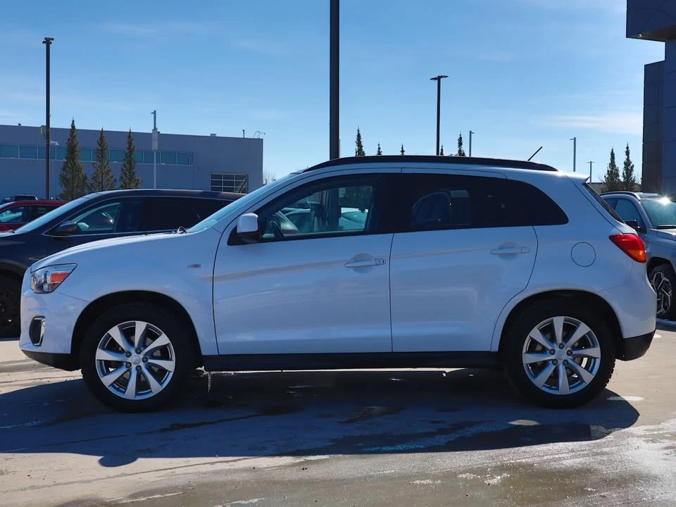 2013 Mitsubishi RVR - Image 2 of 19