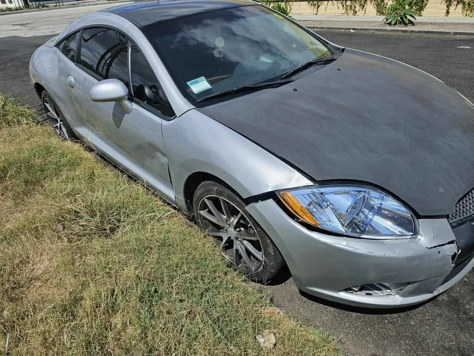 2013 Mitsubishi Eclipse - Image 4 of 8