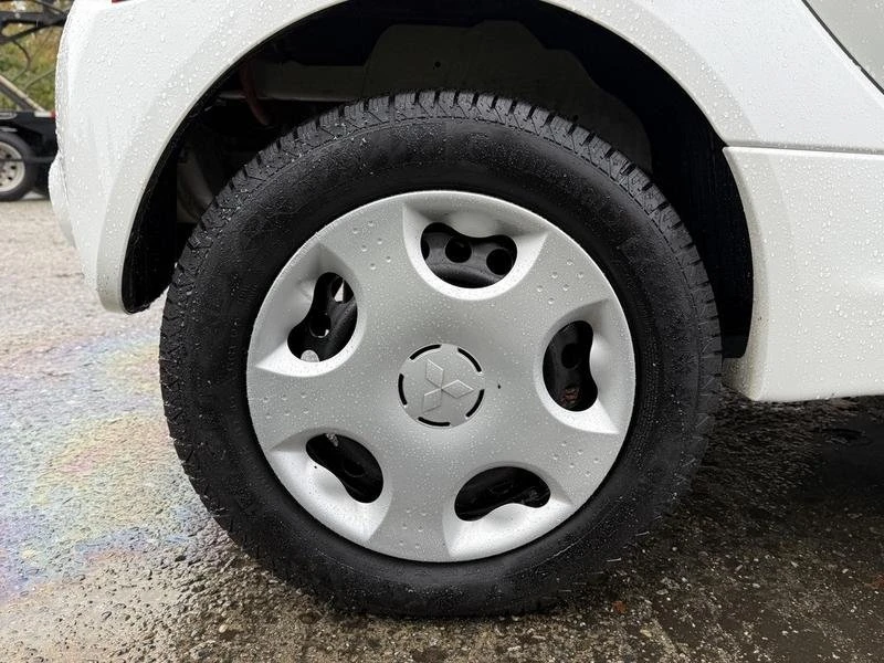 2013 Mitsubishi i-MiEV - Image 19 of 20