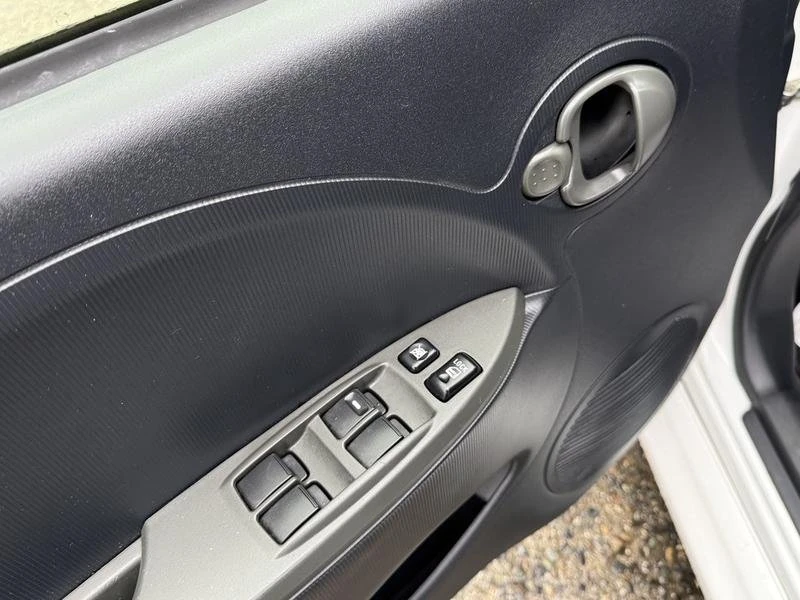 2013 Mitsubishi i-MiEV - Image 13 of 20
