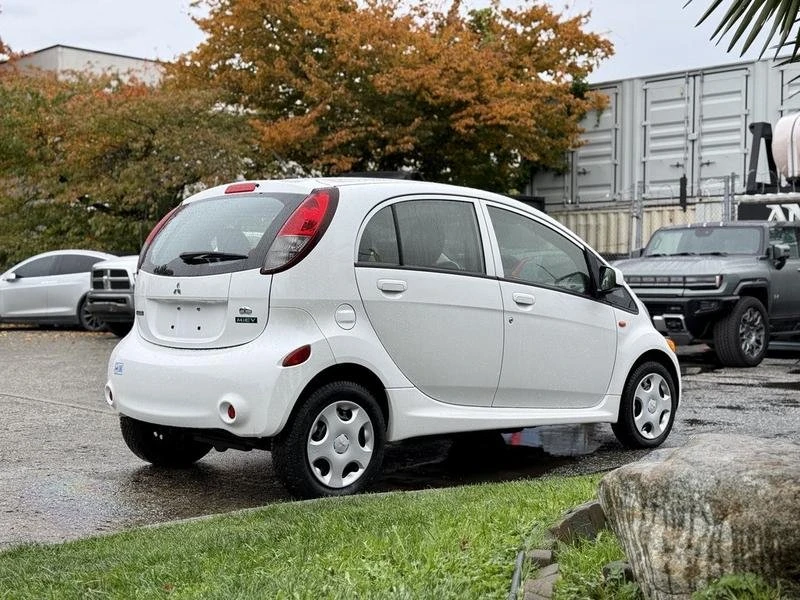 2013 Mitsubishi i-MiEV - Image 8 of 20