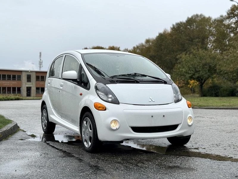 2013 Mitsubishi i-MiEV - Image 2 of 20