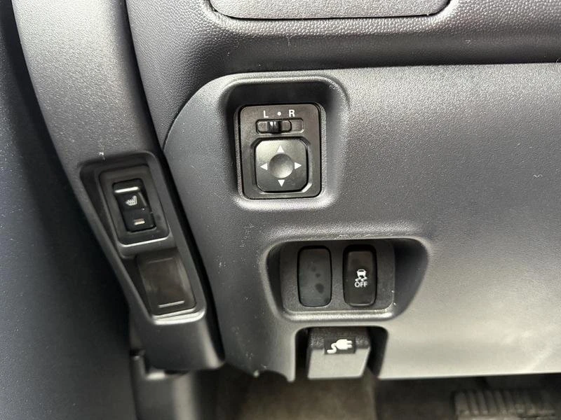2013 Mitsubishi i-MiEV - Image 15 of 20