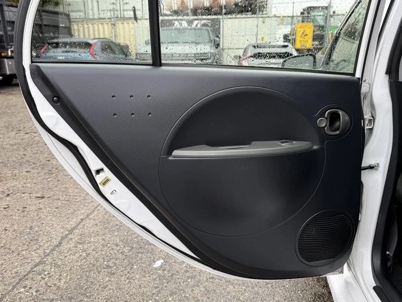 2013 Mitsubishi i-MiEV - Image 11 of 20