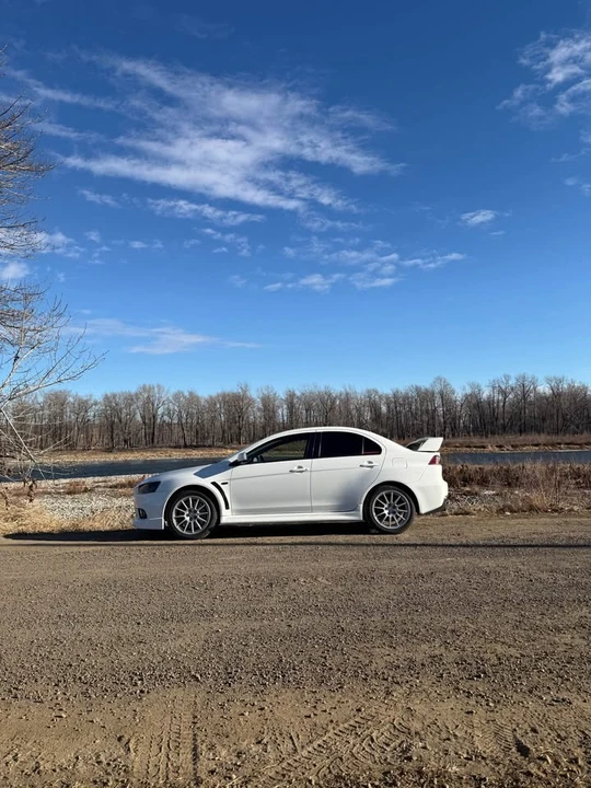 2013 Mitsubishi Lancer - Image 2 of 4