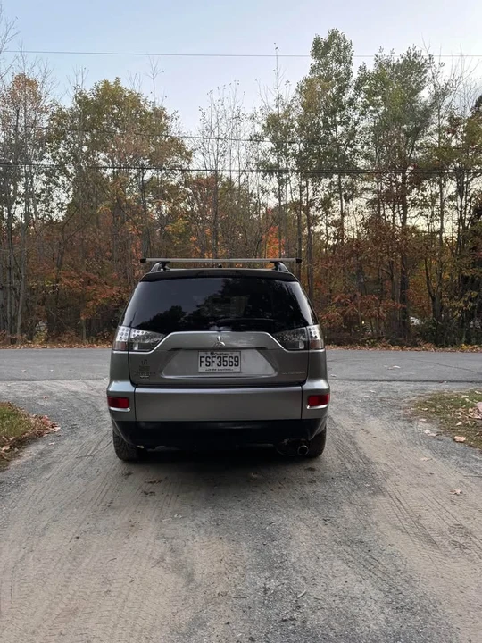 2013 Mitsubishi Outlander - Image 4 of 9