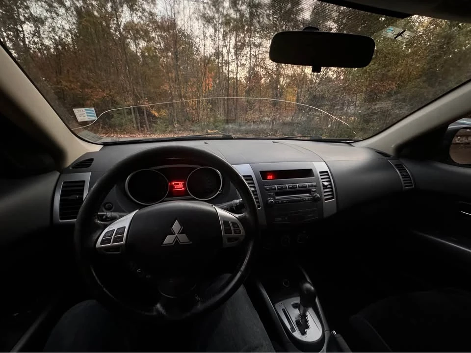 2013 Mitsubishi Outlander - Image 8 of 9