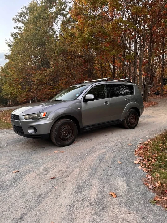 2013 Mitsubishi Outlander - Image 6 of 9