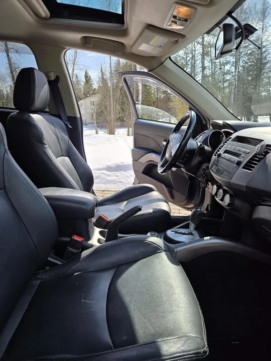 2013 Mitsubishi Outlander - Image 7 of 10