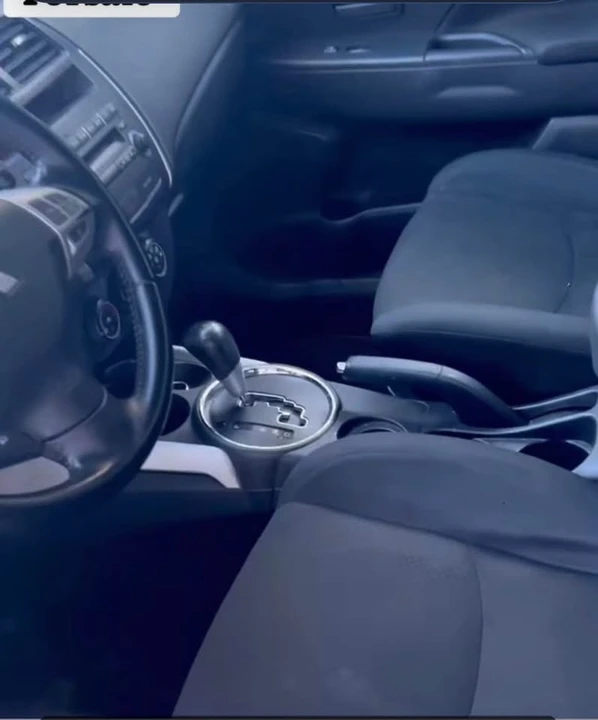 2013 Mitsubishi Outlander - Image 2 of 4