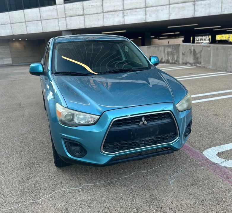 2013 Mitsubishi Outlander - Image 3 of 3