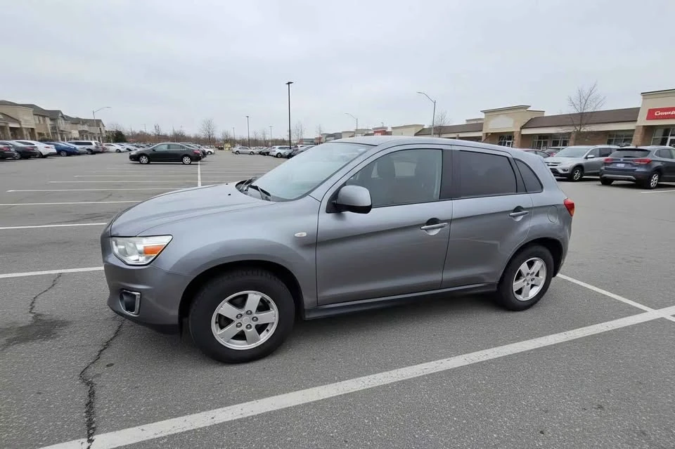 2013 Mitsubishi Outlander - Image 9 of 13