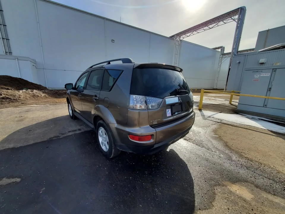 2013 Mitsubishi Outlander - Image 6 of 18