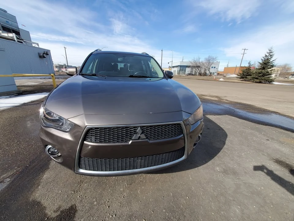 2013 Mitsubishi Outlander - Image 3 of 18