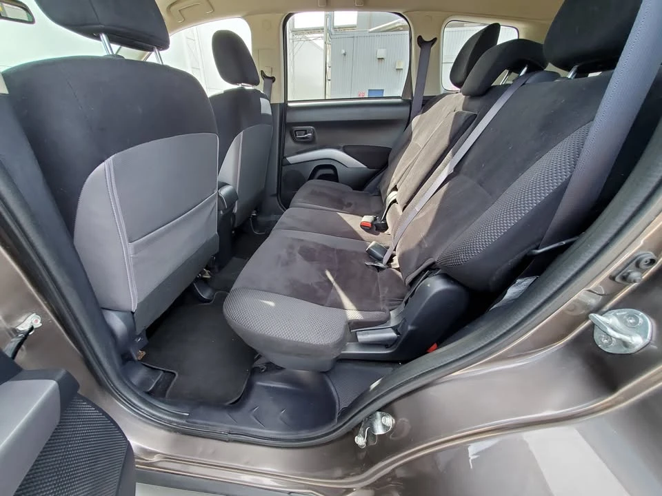 2013 Mitsubishi Outlander - Image 11 of 18