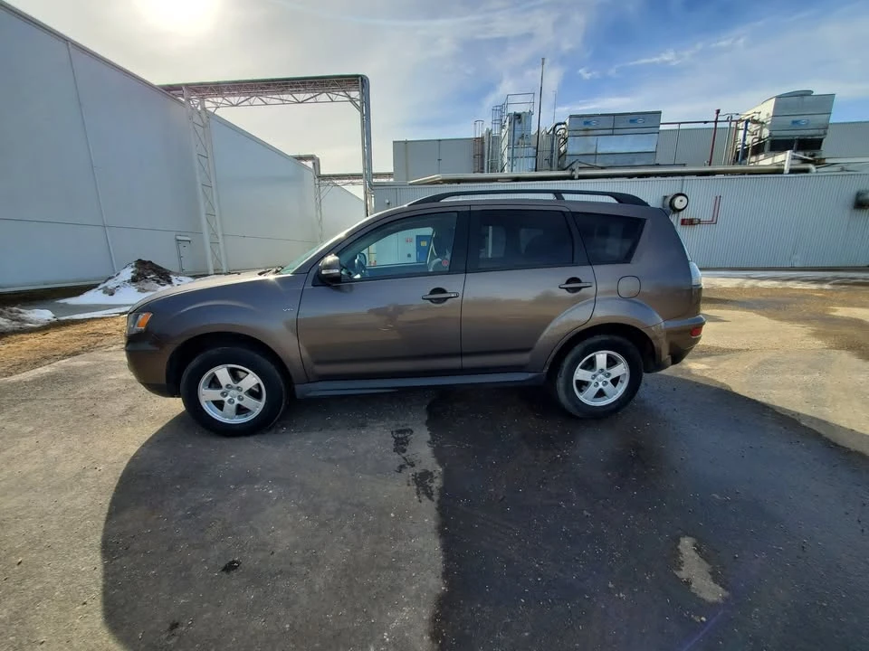 2013 Mitsubishi Outlander - Image 5 of 18