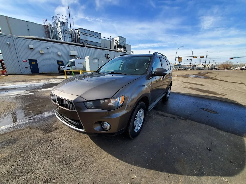 2013 Mitsubishi Outlander - Image 4 of 18