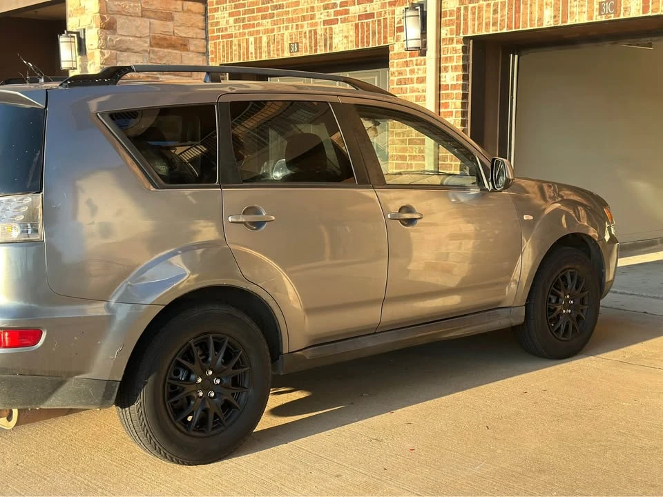 2013 Mitsubishi Outlander - Image 2 of 5