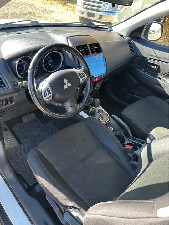 2013 Mitsubishi Outlander - Image 7 of 10