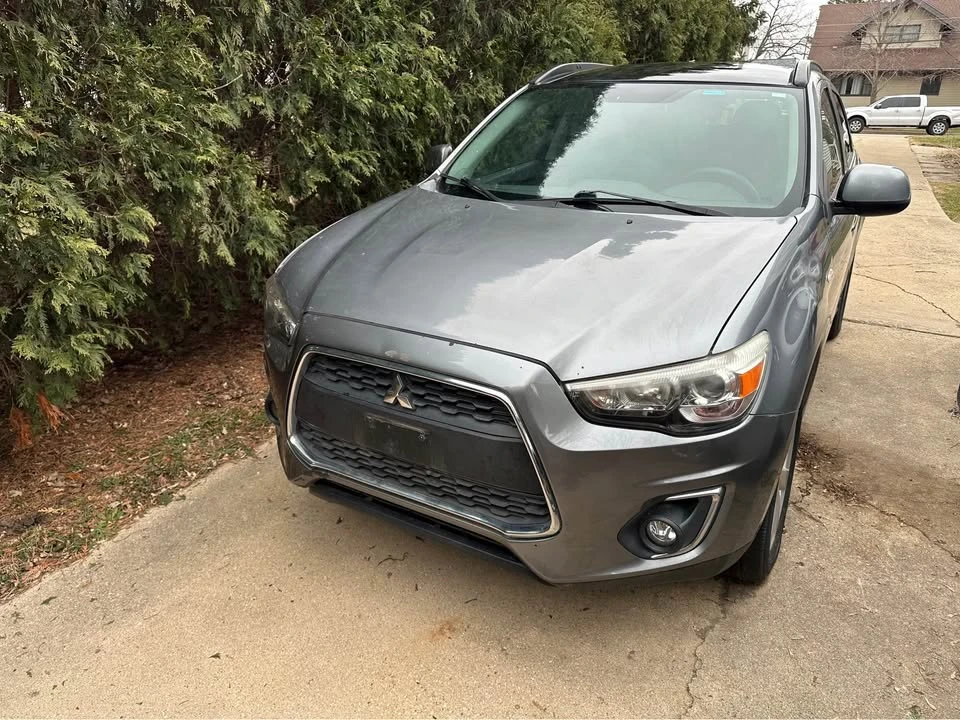 2013 Mitsubishi Outlander - Image 2 of 14