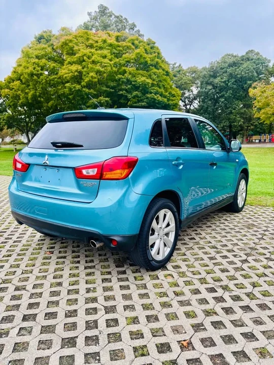2013 Mitsubishi Outlander - Image 13 of 18