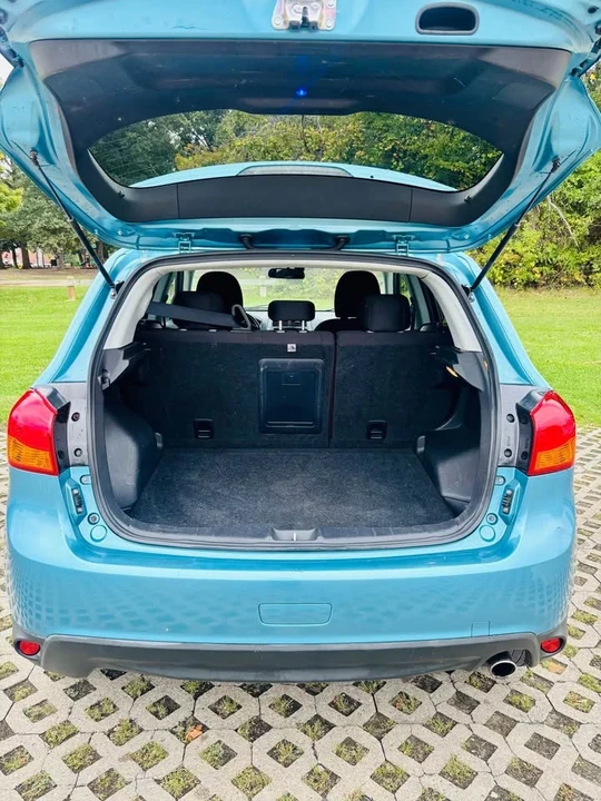 2013 Mitsubishi Outlander - Image 16 of 18