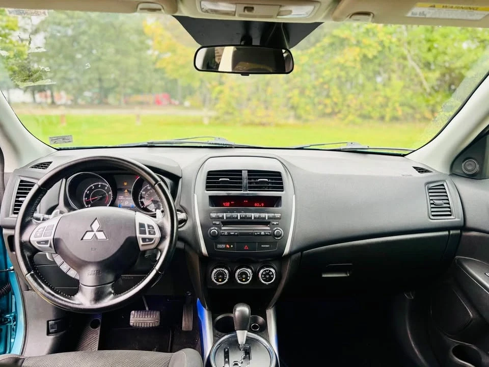 2013 Mitsubishi Outlander - Image 11 of 18