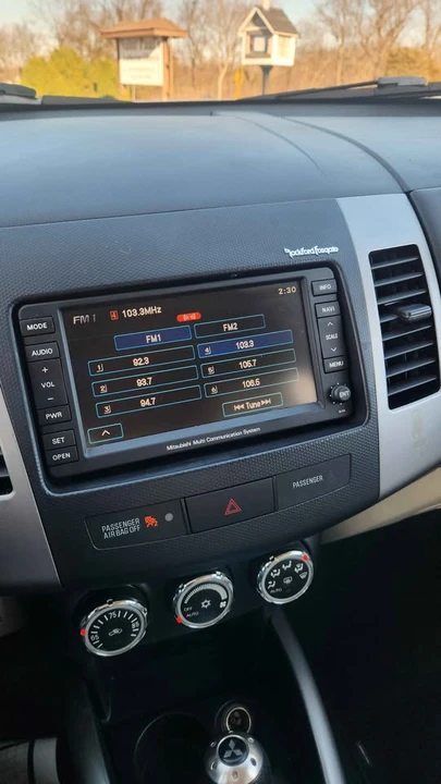 2013 Mitsubishi Outlander - Image 13 of 15