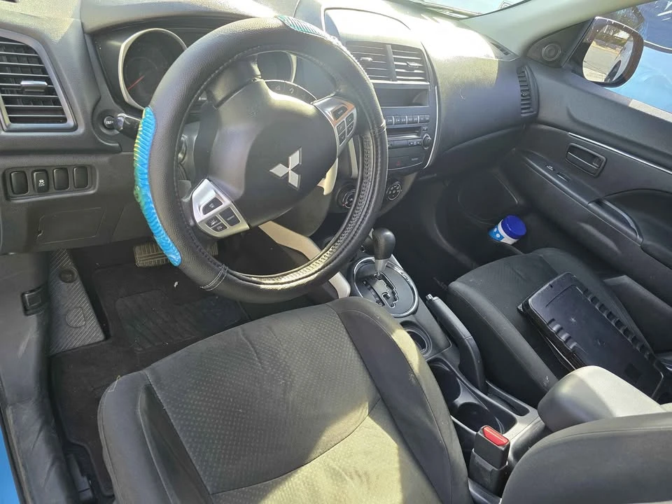 2013 Mitsubishi Outlander - Image 8 of 11