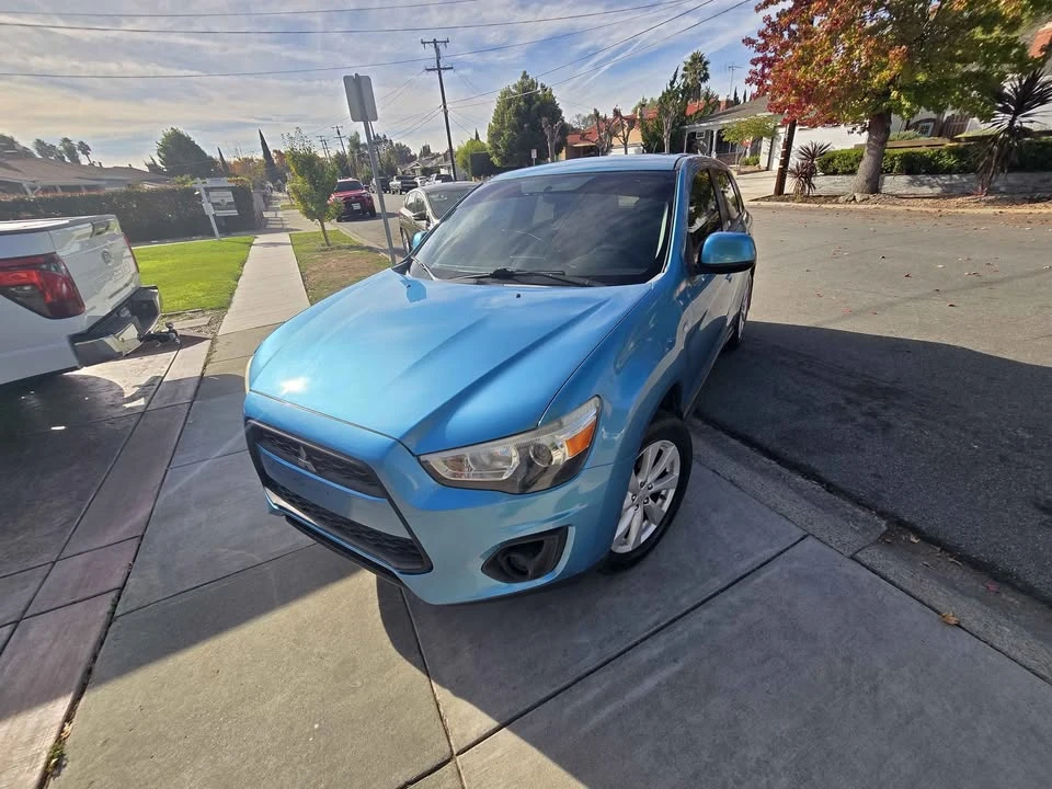 2013 Mitsubishi Outlander - Image 3 of 11