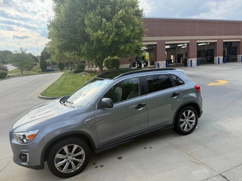 2013 Mitsubishi Outlander - Image 5 of 17