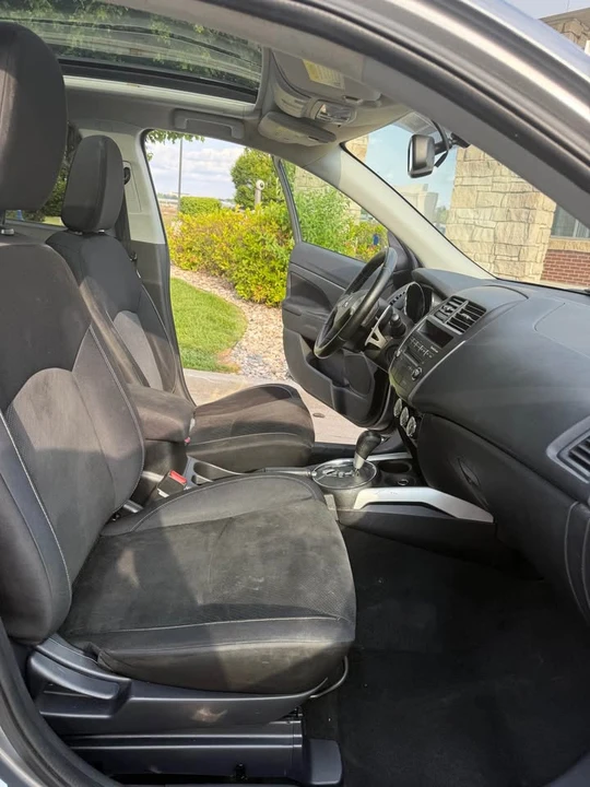 2013 Mitsubishi Outlander - Image 11 of 17