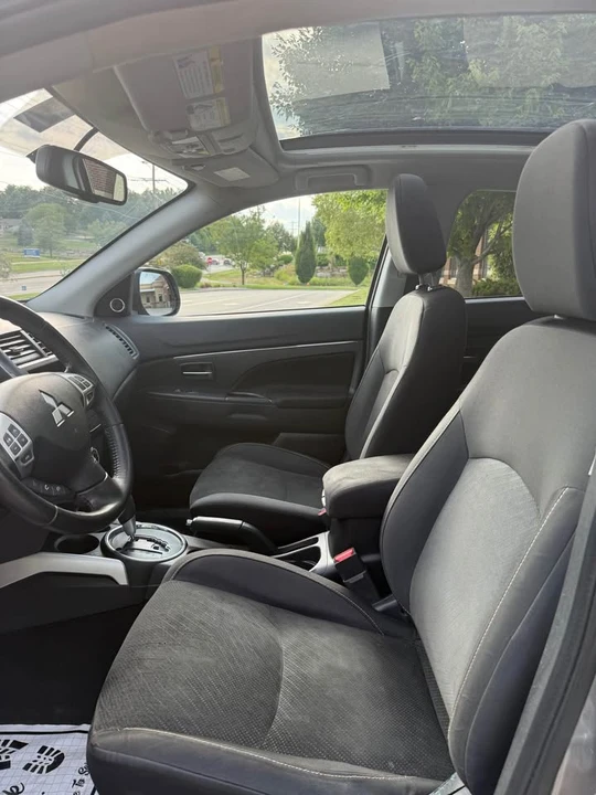 2013 Mitsubishi Outlander - Image 15 of 17