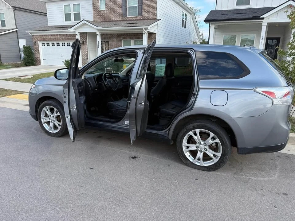2013 Mitsubishi Outlander - Image 7 of 9