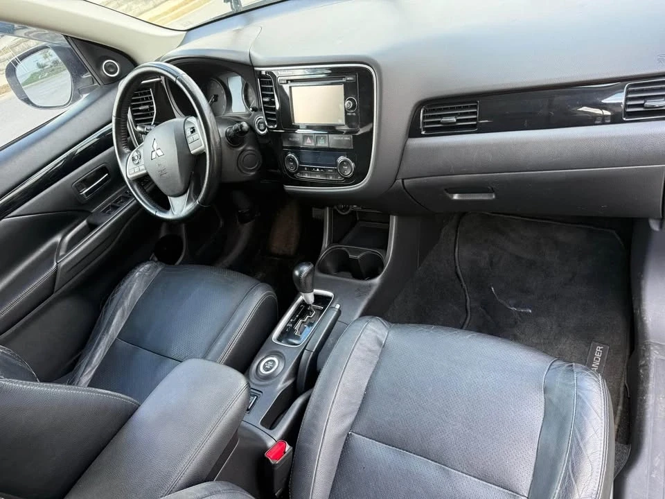 2013 Mitsubishi Outlander - Image 9 of 9