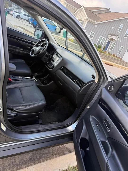 2013 Mitsubishi Outlander - Image 8 of 9