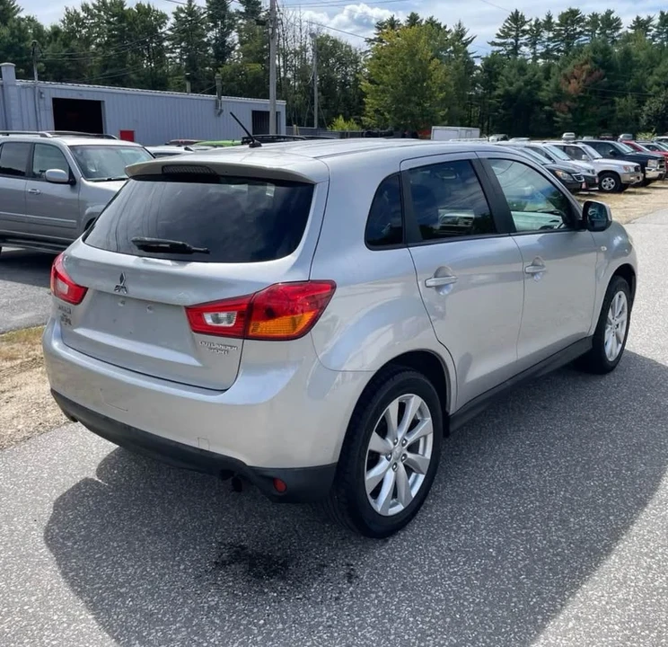 2013 Mitsubishi Outlander - Image 15 of 20