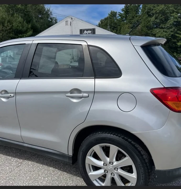2013 Mitsubishi Outlander - Image 11 of 20