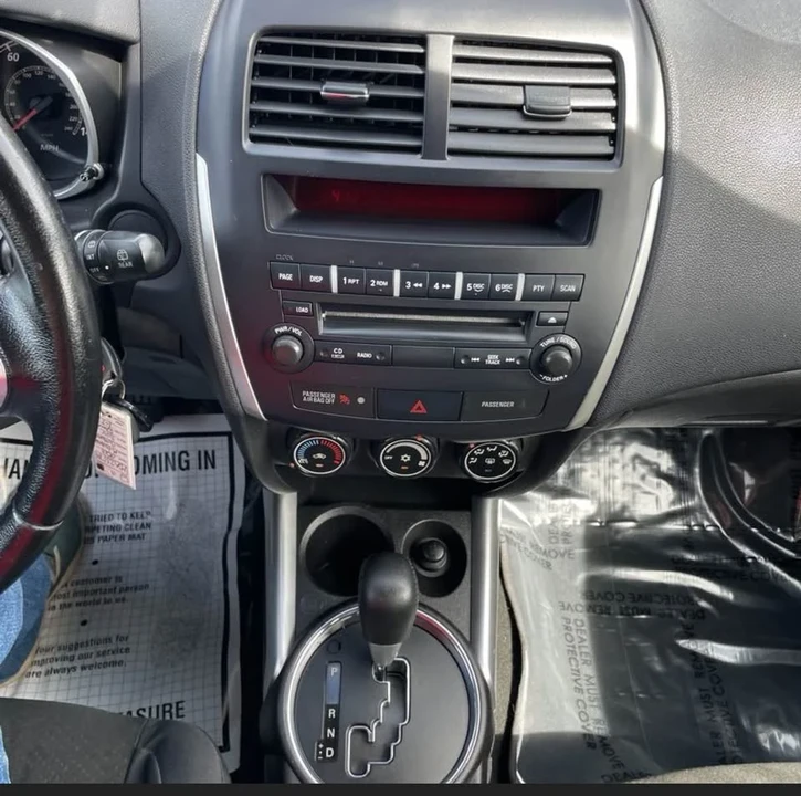 2013 Mitsubishi Outlander - Image 18 of 20