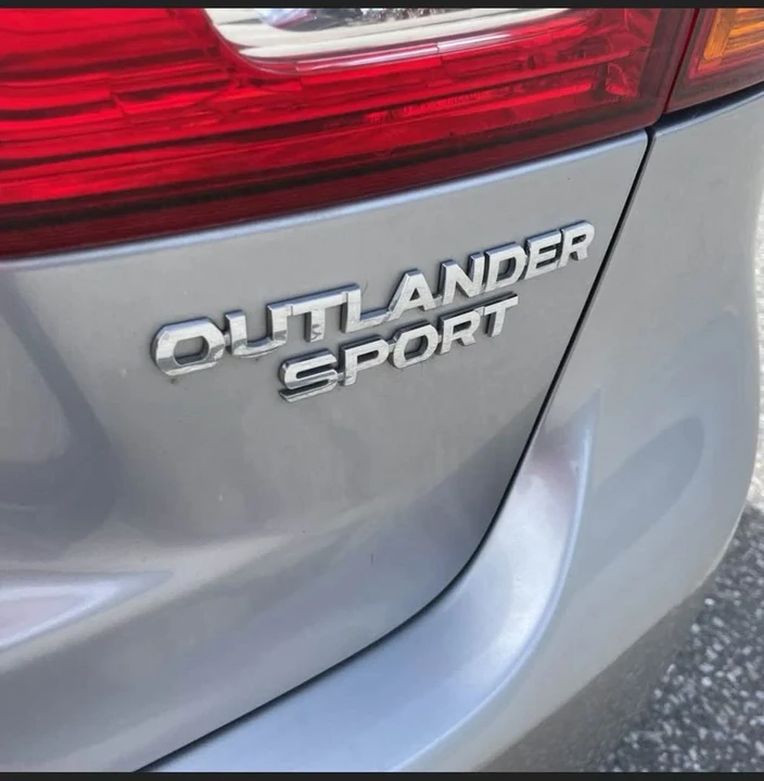 2013 Mitsubishi Outlander - Image 4 of 20
