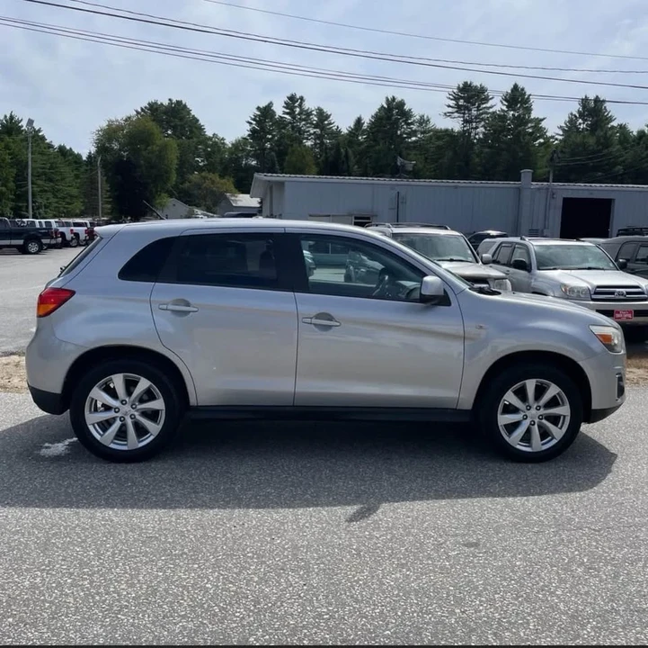 2013 Mitsubishi Outlander - Image 10 of 20