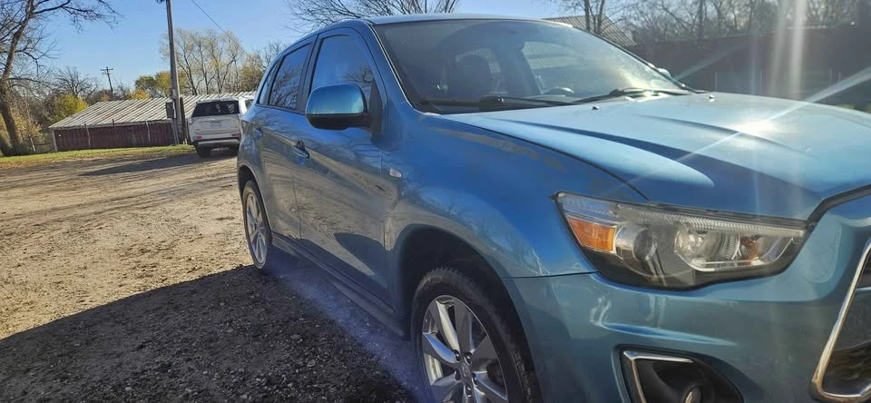 2013 Mitsubishi Outlander - Image 2 of 13