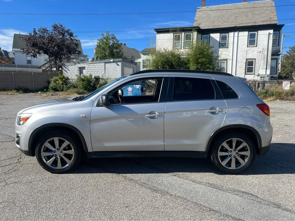 2013 Mitsubishi Outlander - Image 5 of 12