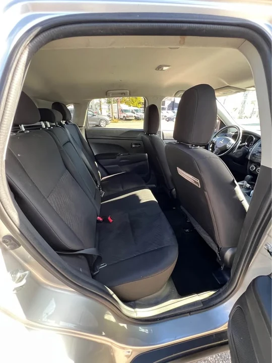 2013 Mitsubishi Outlander - Image 11 of 12