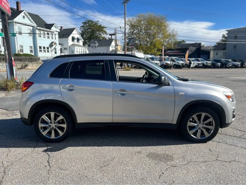 2013 Mitsubishi Outlander - Image 4 of 12
