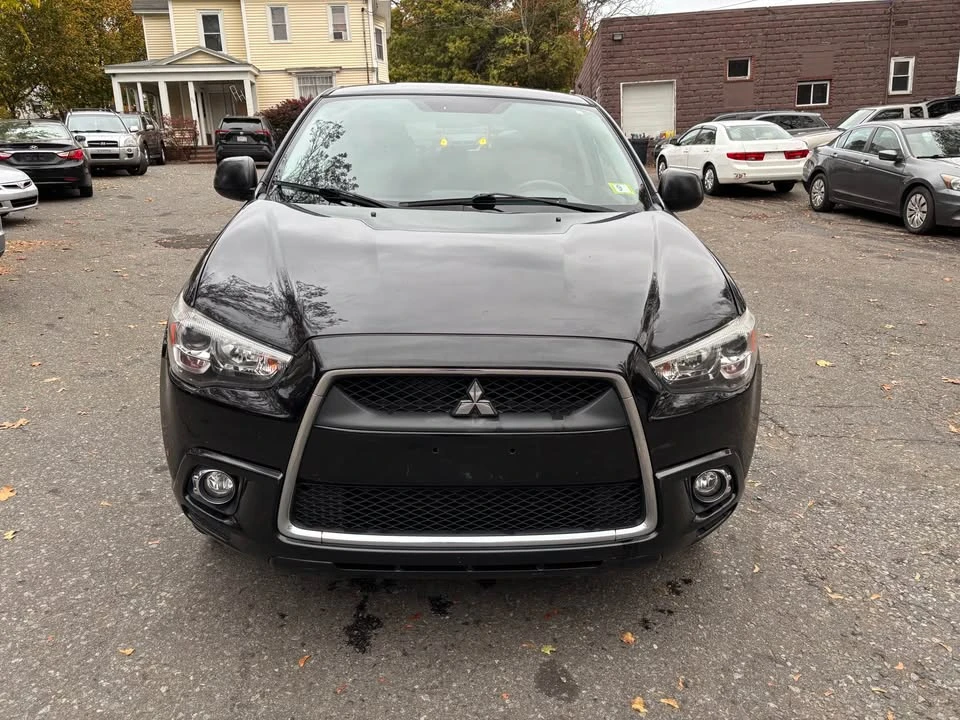 2013 Mitsubishi Outlander - Image 2 of 16