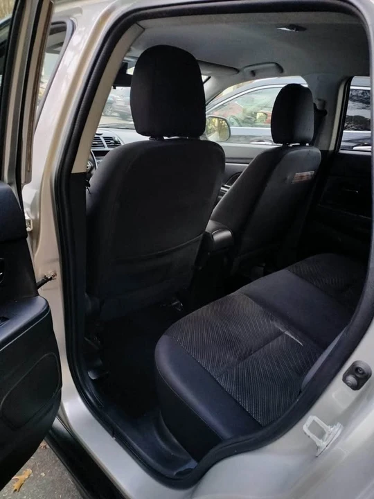 2013 Mitsubishi Outlander - Image 3 of 9